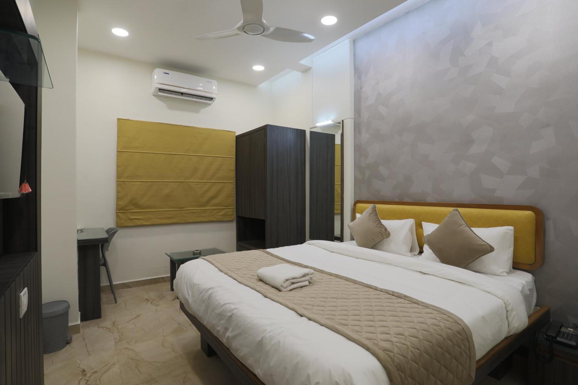 Hotel Ajinkya Palace 奥兰加巴德 外观 照片