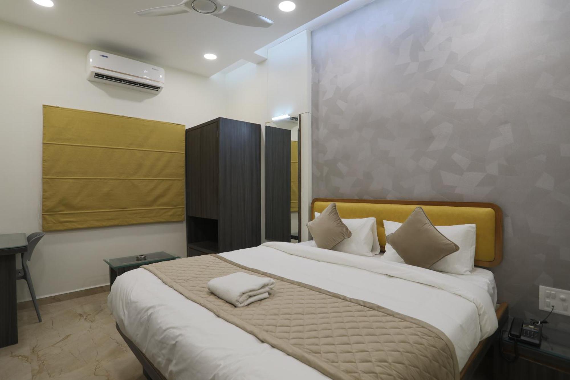 Hotel Ajinkya Palace 奥兰加巴德 外观 照片