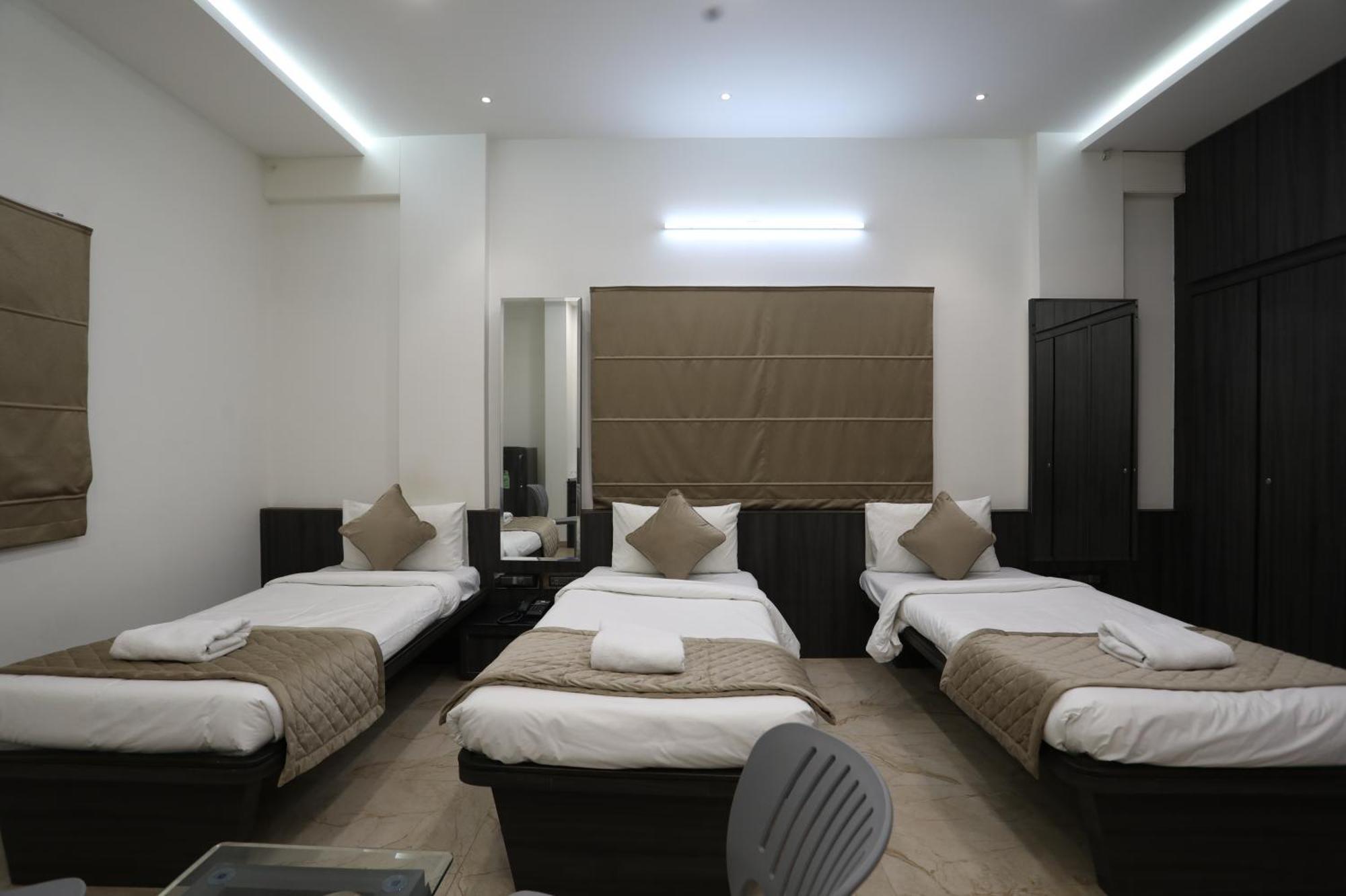 Hotel Ajinkya Palace 奥兰加巴德 外观 照片