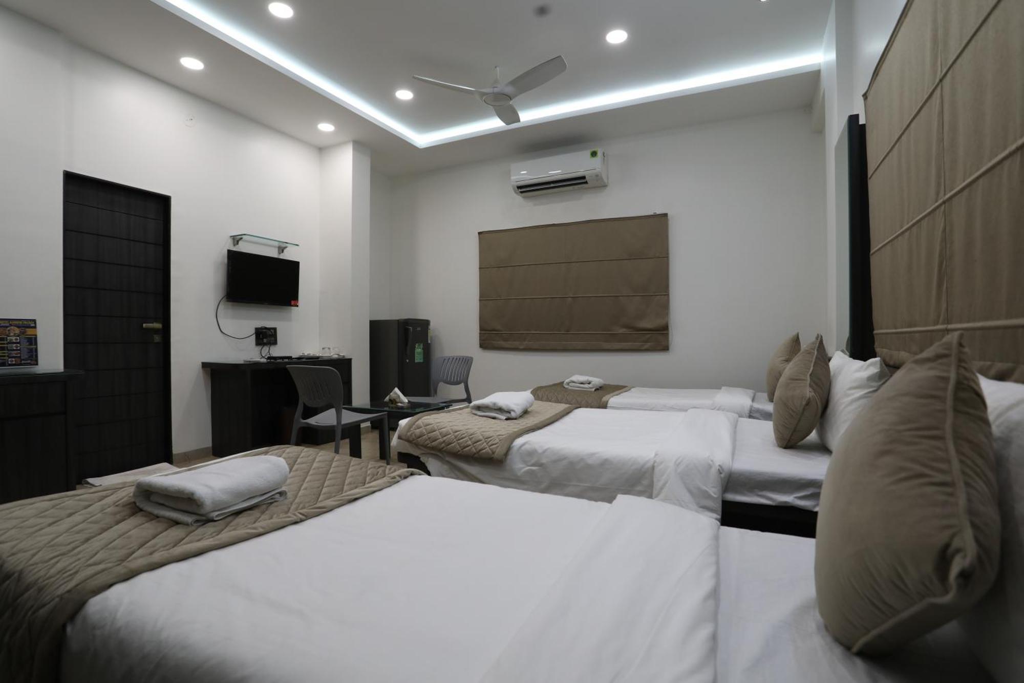 Hotel Ajinkya Palace 奥兰加巴德 外观 照片